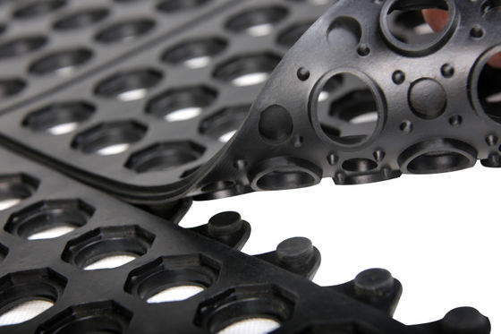 Εναρμονισμένα στρώματα κατά της κόπωσης με τρύπες