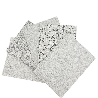 Αντιστατικό ελαστικό στρώμα ESD που προσφέρει ηλεκτροστατικό έλεγχο εκκένωσης και άνετη λύση δαπέδου για σταθμούς εργασίας